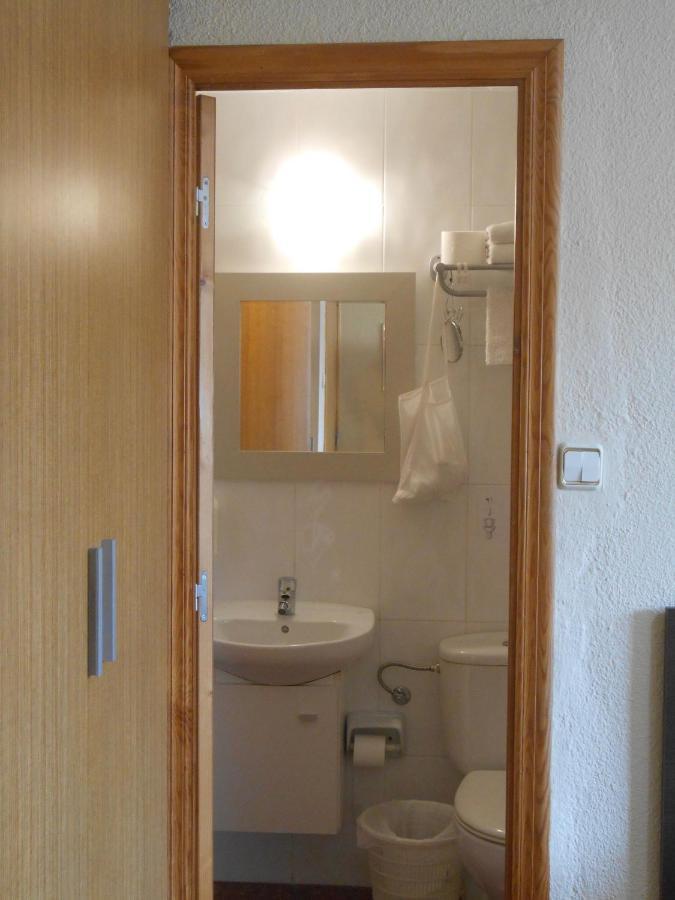 Hostal El Callejon Таррагона Экстерьер фото