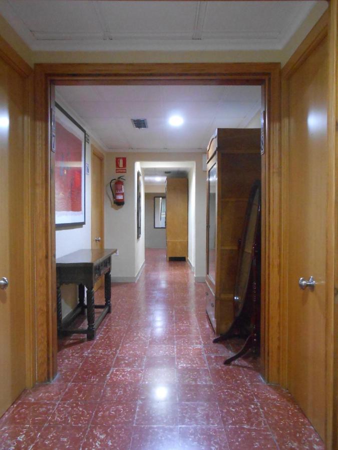 Hostal El Callejon Таррагона Экстерьер фото