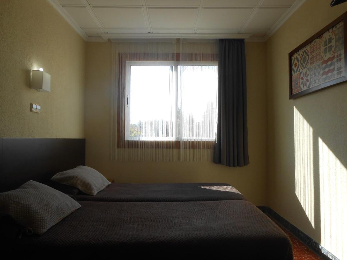 Hostal El Callejon Таррагона Экстерьер фото