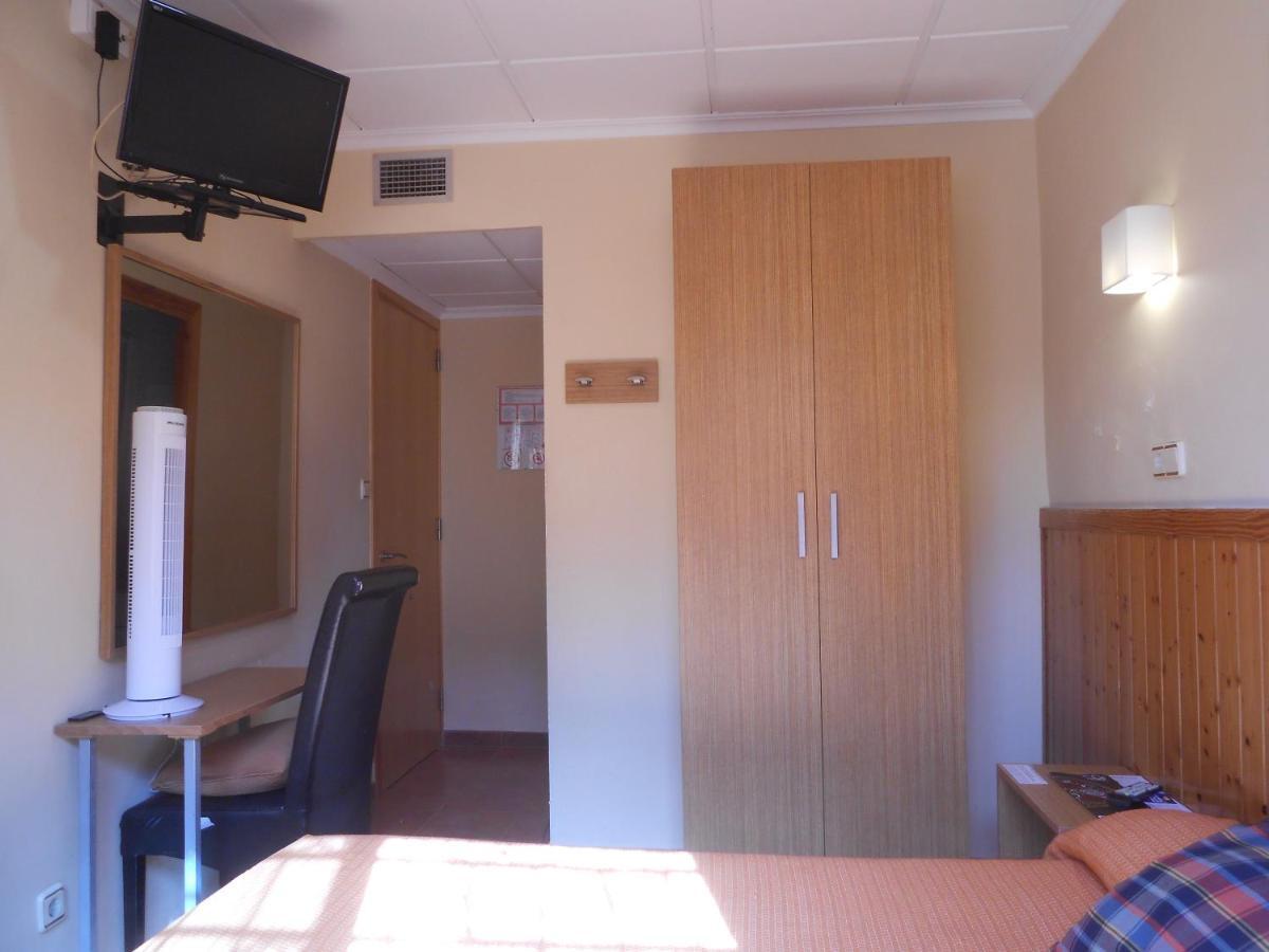 Hostal El Callejon Таррагона Экстерьер фото