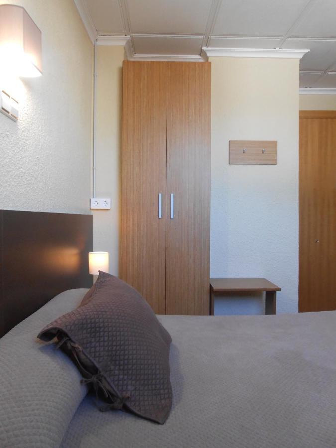 Hostal El Callejon Таррагона Экстерьер фото