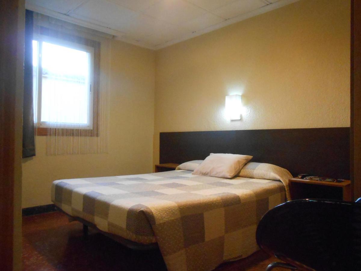 Hostal El Callejon Таррагона Экстерьер фото