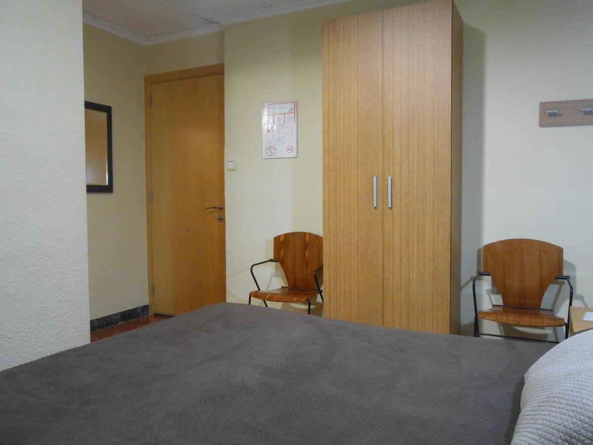 Hostal El Callejon Таррагона Экстерьер фото