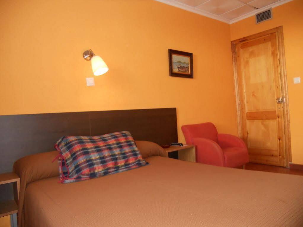 Hostal El Callejon Таррагона Экстерьер фото