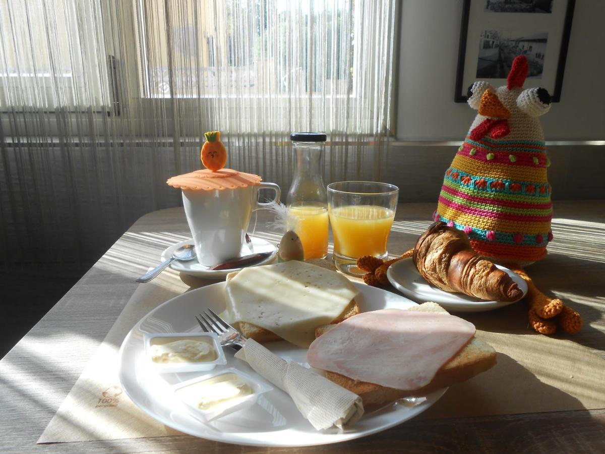 Hostal El Callejon Таррагона Экстерьер фото